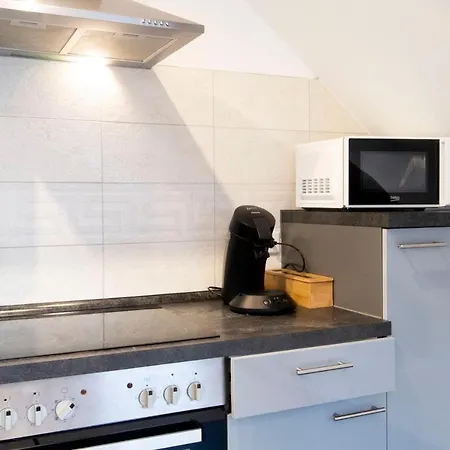 Workers Apartment Near Kleve - 3 Bedrooms - 8 Single Beds