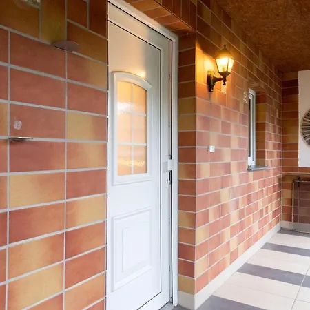 Workers Apartment Near Kleve - 3 Bedrooms - 8 Single Beds Apartmán *