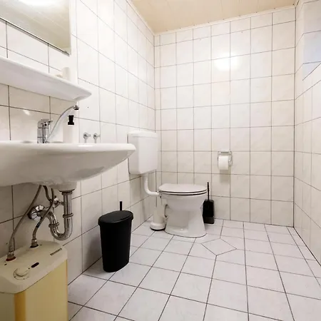 And Work - 8 Single Beds - Garage דירה Hau