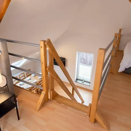 And Work - 8 Single Beds - Garage דירה Hau