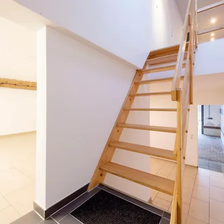 Workers Apartment Near Kleve - 3 Bedrooms - 8 Single Beds Apartmán Hau