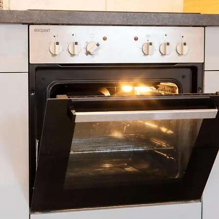 Workers Apartment Near Kleve - 3 Bedrooms - 8 Single Beds Apartmán Hau