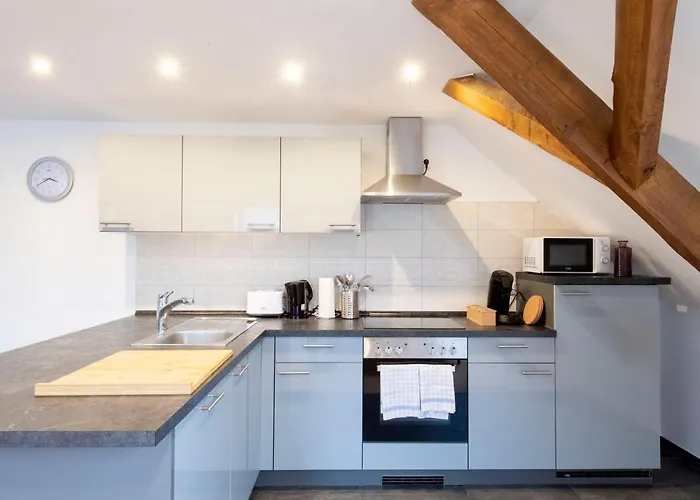 And Work - 8 Single Beds - Garage * Hau