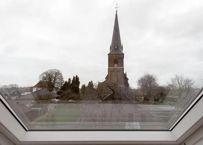 And Work - 8 Single Beds - Garage