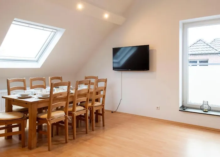 公寓 And Work - 8 Single Beds - Garage *