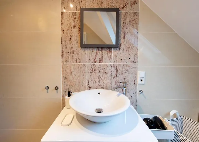 公寓 And Work - 8 Single Beds - Garage *