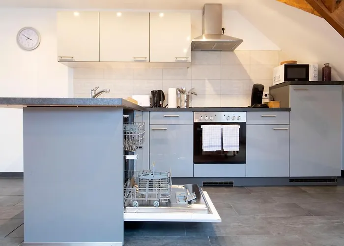 公寓 And Work - 8 Single Beds - Garage *